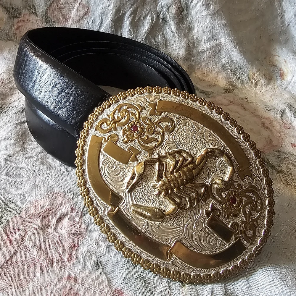 Gold and Silver Scorpion Decorative Belt Buckle - Pets Reptile Accessory